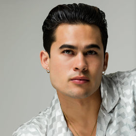 JOHNNY B. Mode applied to hair demonstrating strong control and smooth finish