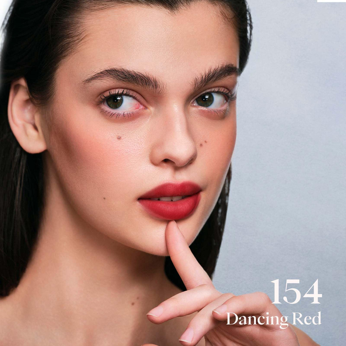 Joocyee pencil tip close-up, precise applicator for neat lip lines