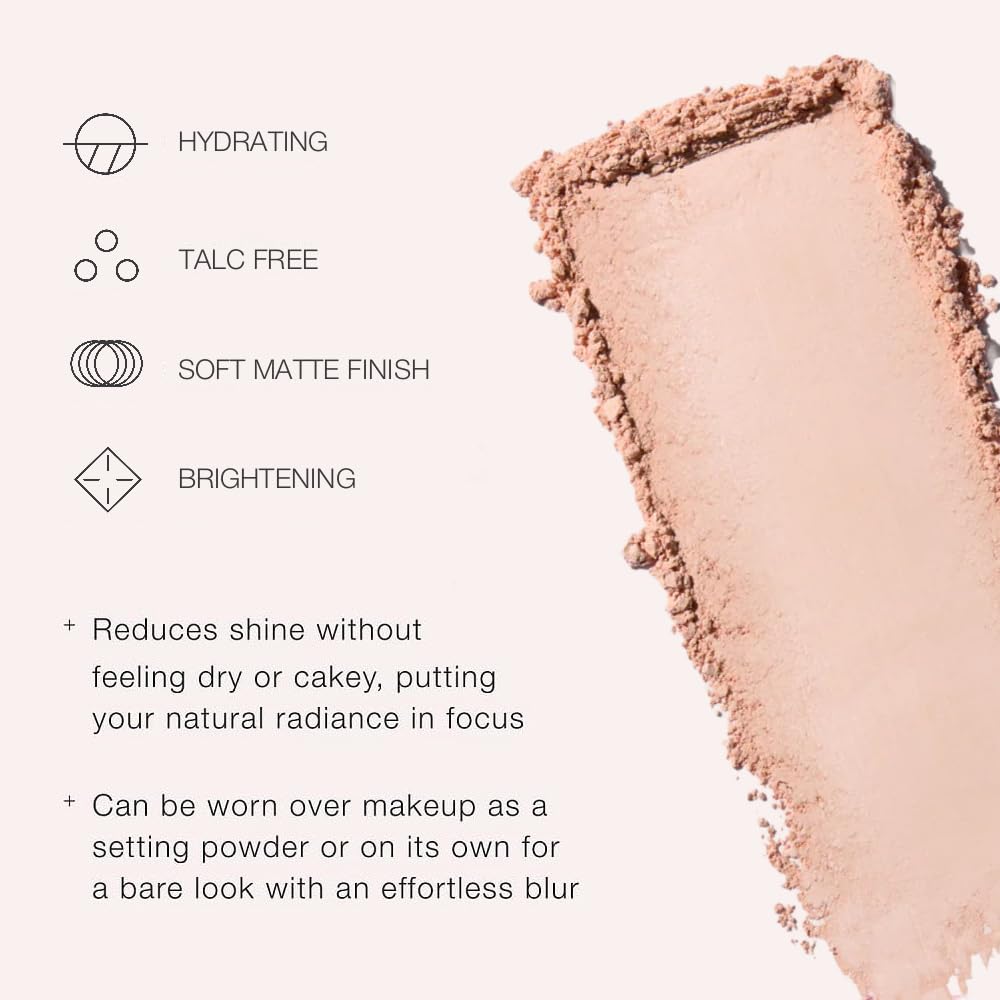Jouer texture close-up highlighting fine-milled powder for seamless blending