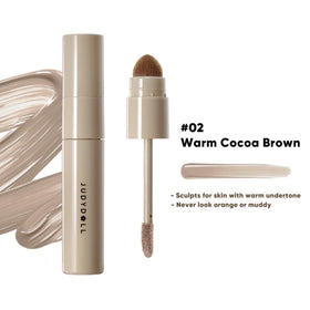 JUDYDOLL close-up of built-in brush head, demonstrates precise application benefit