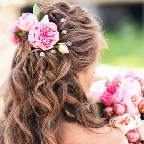 Juexica close-up of spiral hair pins highlighting twisted grip for secure hold