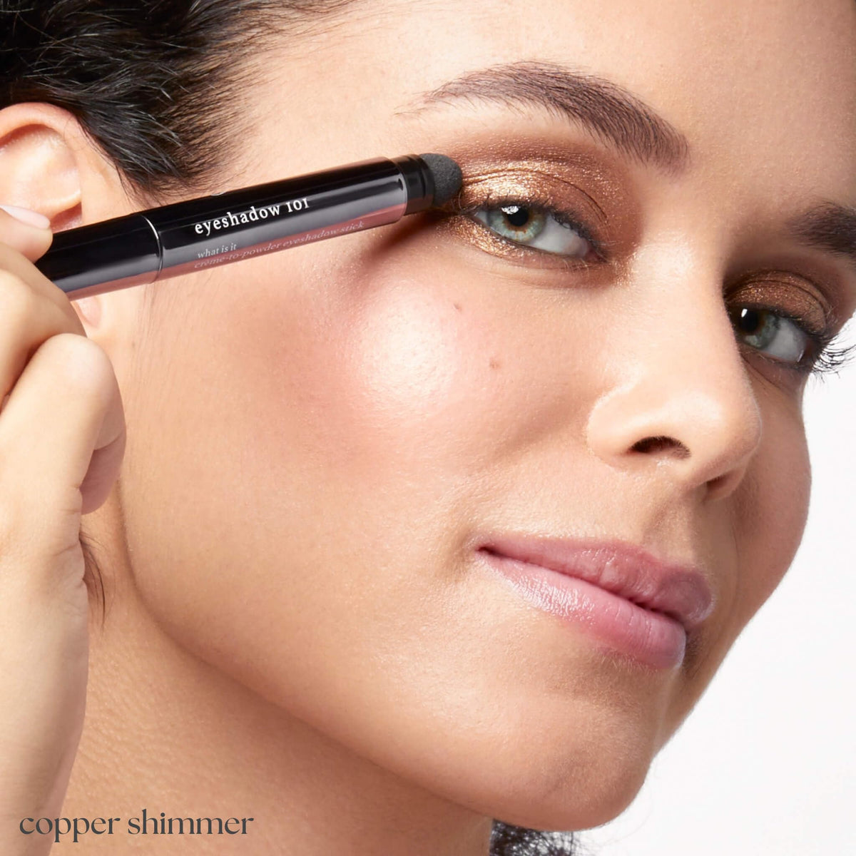 Julep on-eye swatch displaying copper shimmer that brightens lids