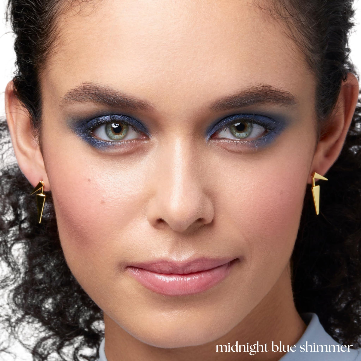 Julep built-in smudger end closeup illustrating easy blending for seamless looks
