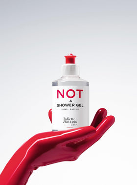 Juliette Has A Gun gel texture close-up highlighting moisturizing glycerin benefit