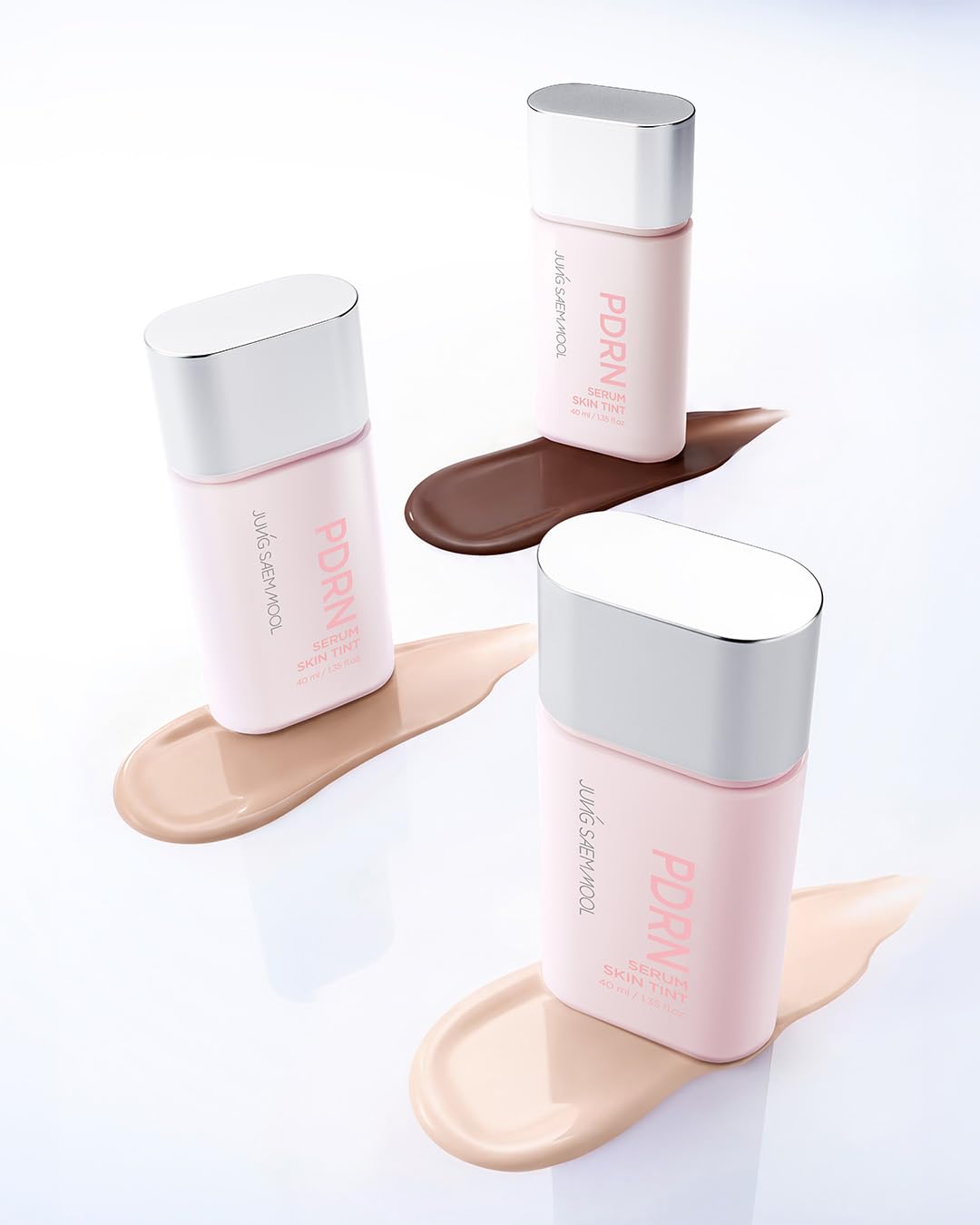 JUNG SAEM MOOL applying tint with sponge for natural blended finish