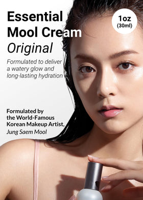 JUNG SAEM MOOL cream texture swipe showing lightweight, hydrating finish