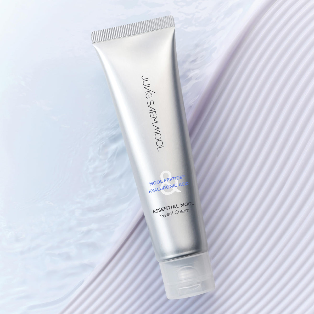 JUNG SAEM MOOL cream texture swipe illustrating lightweight, nourishing finish