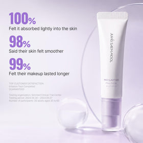 JUNG SAEM MOOL split before and after image showing pore blurring and reduced shine