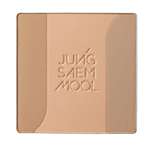 JUNG SAEM MOOL lifestyle shot of compact used for on-the-go sculpting