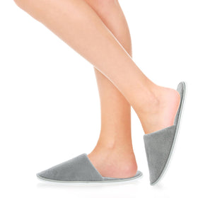 Juvale slippers beside a ruler showing fit to US Men 11 Women 12