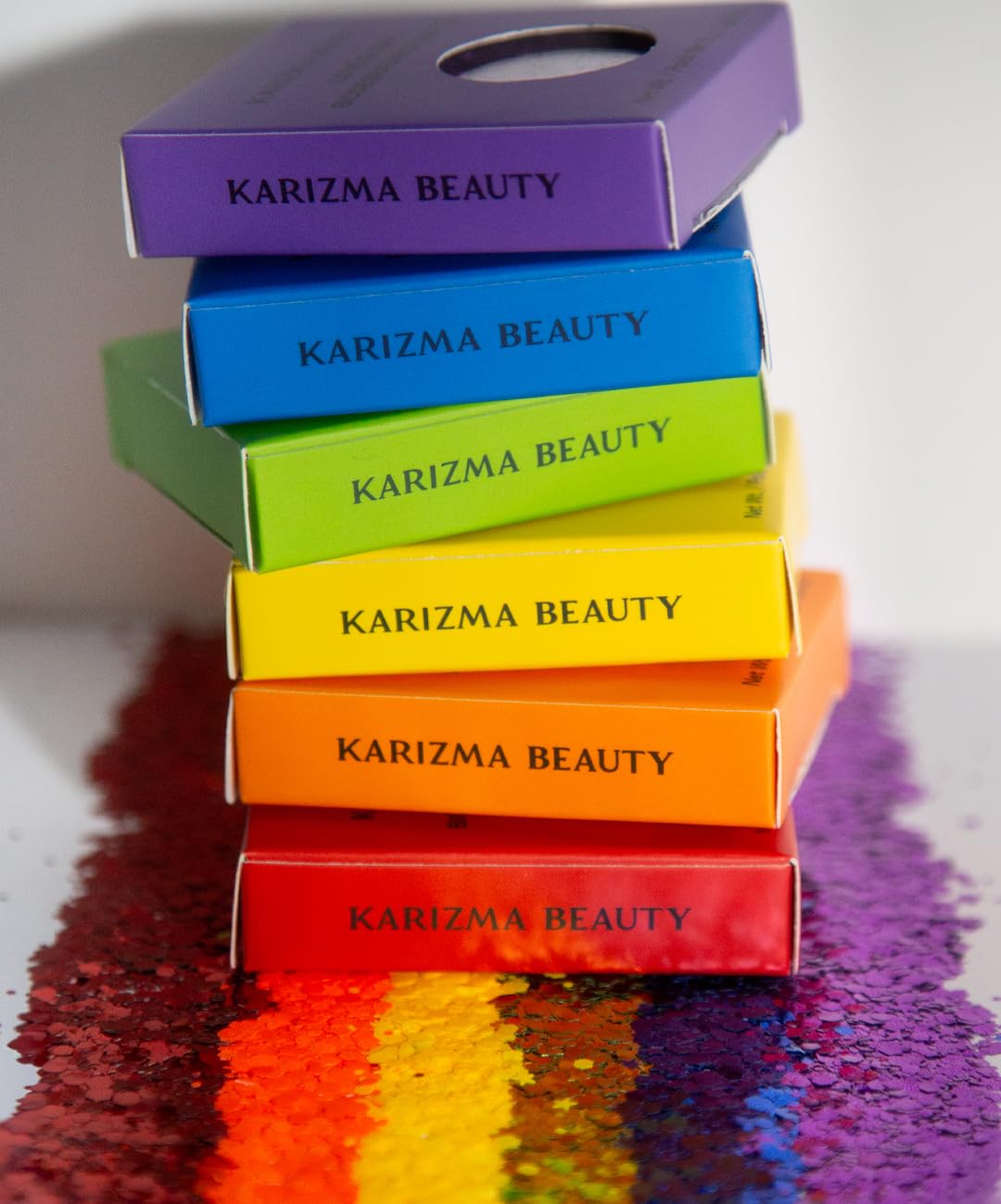 KARIZMA glitter mixed into hair gel showing hold and shimmering styling finish