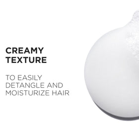 KÉRASTASE lather in hands showing easy application and conditioning