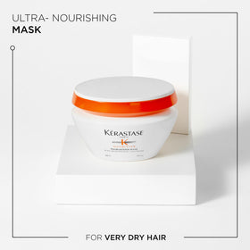 KÉRASTASE Masquintense in hand demonstrating easy scoop and product control