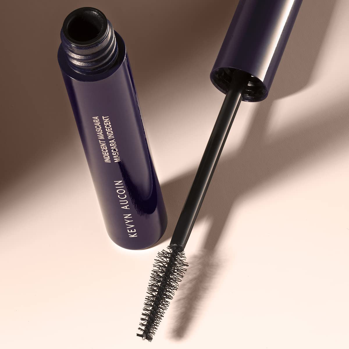 Kevyn Aucoin brush tip detail highlighting tapered tip for inner-lash reach