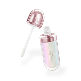 Kiko Milano lip oil lifestyle model smiling showing instant shine and comfortable hydration benefit