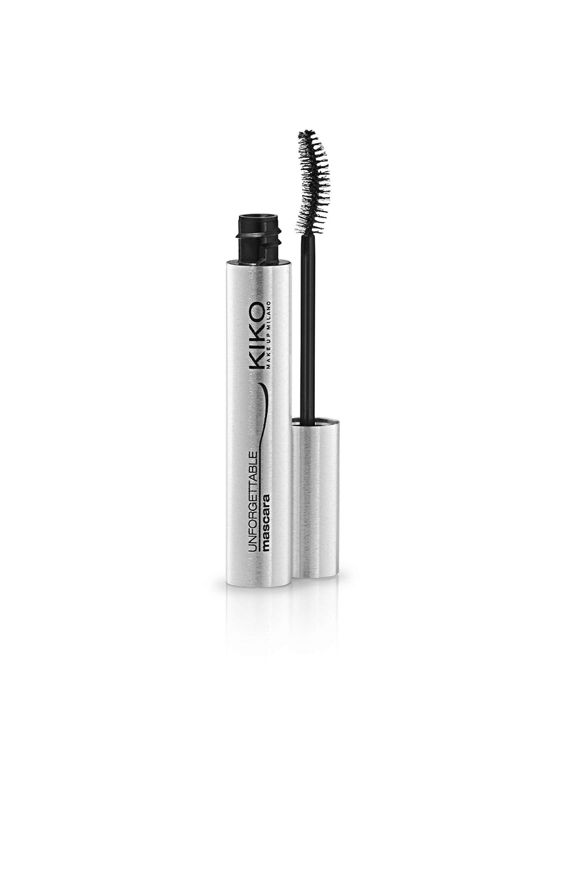 KIKO Milano mascara applied on lashes illustrating lifted, separated effect