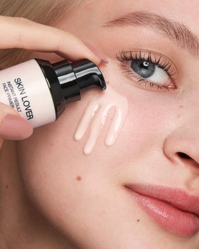 KIKO Milano bottle label detail emphasizing ingredients and lightweight comfort