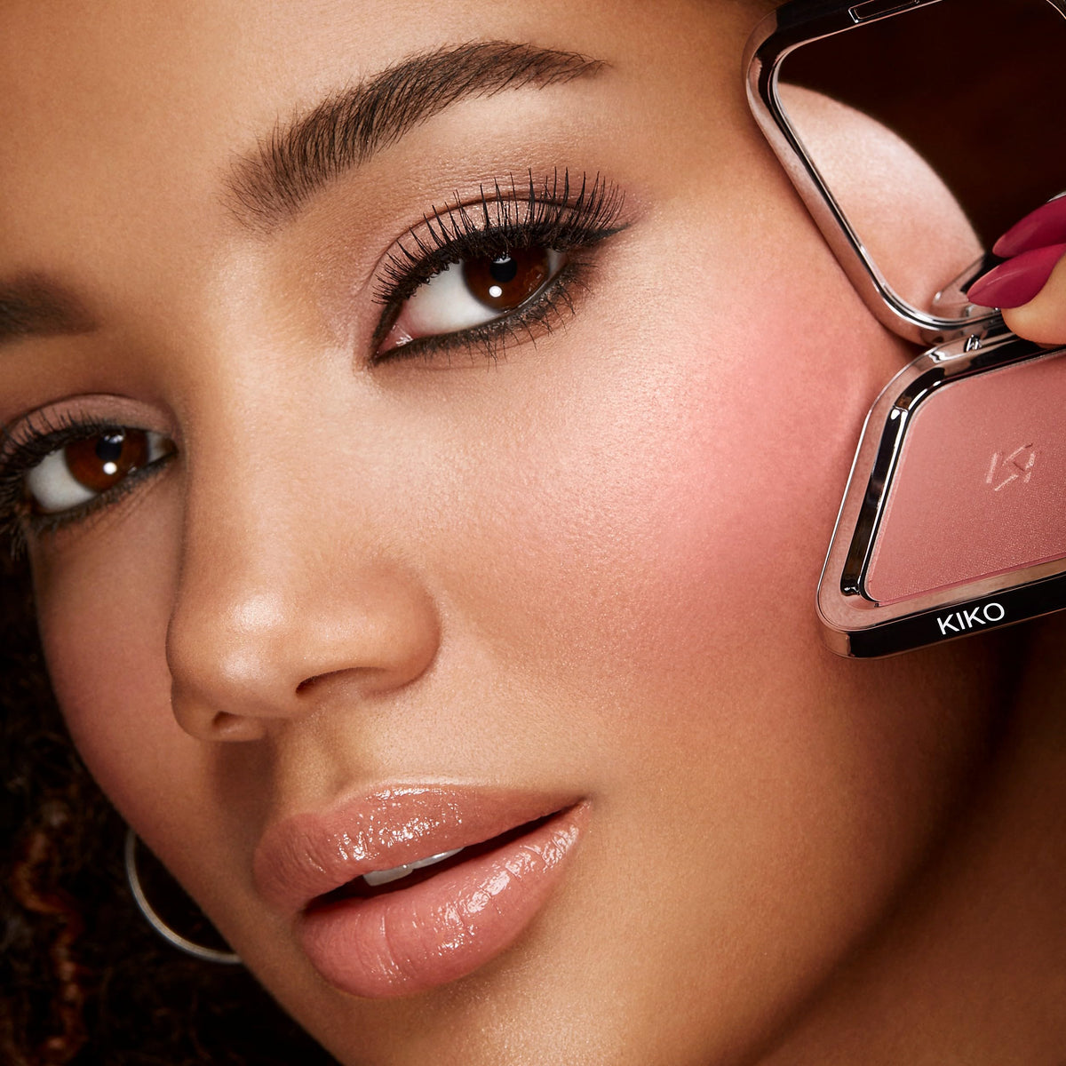 KIKO Milano blush applied on cheek demonstrating natural healthy glow
