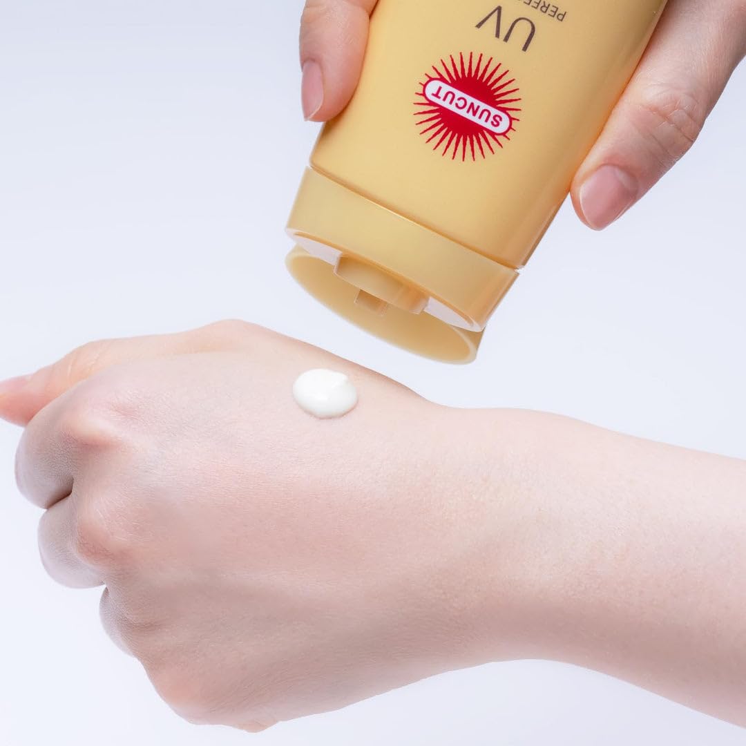KOSE SUNCUT gel texture closeup highlighting lightweight absorption