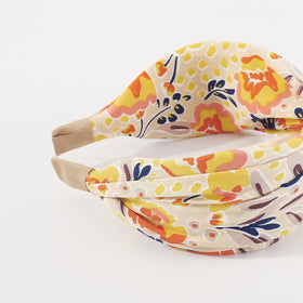 KOVOLITU headband paired with casual outfit illustrating style versatility