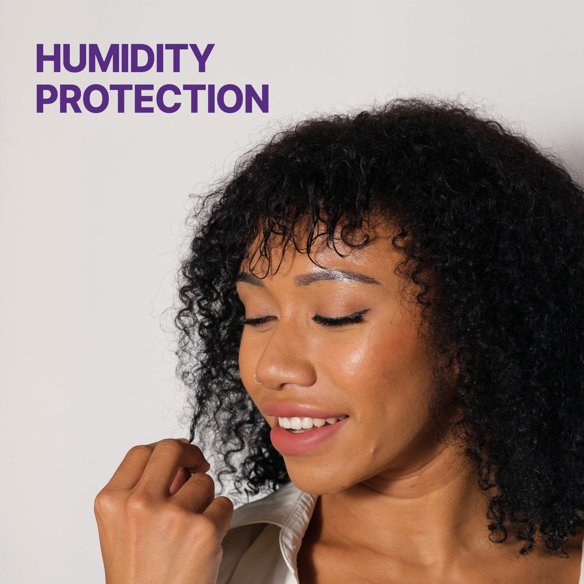 KUNDAL serum applied to hair ends illustrating frizz reduction and smoothing