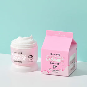 Kwailnara jar on bathroom shelf lifestyle shot suggesting daily routine compatibility