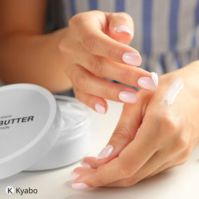 Kyabo cocoa butter in candle-making scene showing stable wax base for clean burn