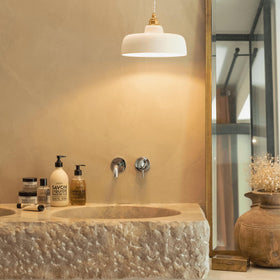 La Compagnie de Provence refill action in kitchen demonstrating practical refillability