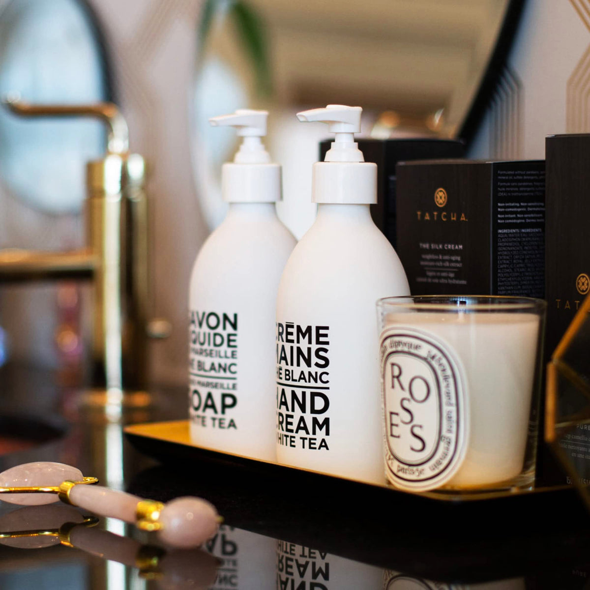 La Compagnie de Provence foamy soap texture close-up demonstrating gentle lather and moisturizing performance