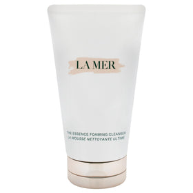 La Mer pump dispensing product with creamy texture for easy use