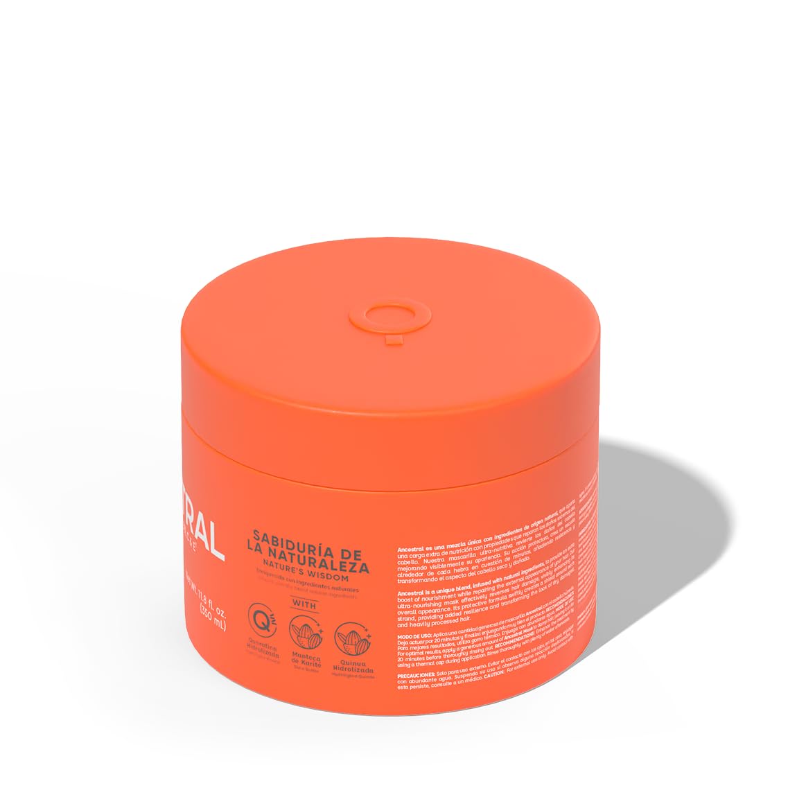 La Pocion cream texture close-up demonstrating rich hydration and repair