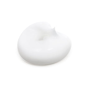 LAGOM applying cream to hand to show quick absorption and hydration