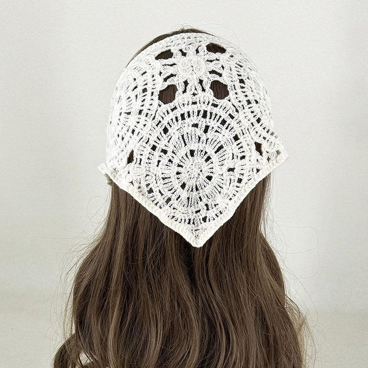 LAIFOOSHEN styled on beach scene showing travel-ready sun protection