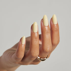 LAMIMOSA close-up of glossy soft-gel finish highlighting salon-like shine