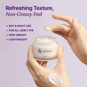 LAMUAMOR cream texture close-up showing lightweight consistency and quick absorption