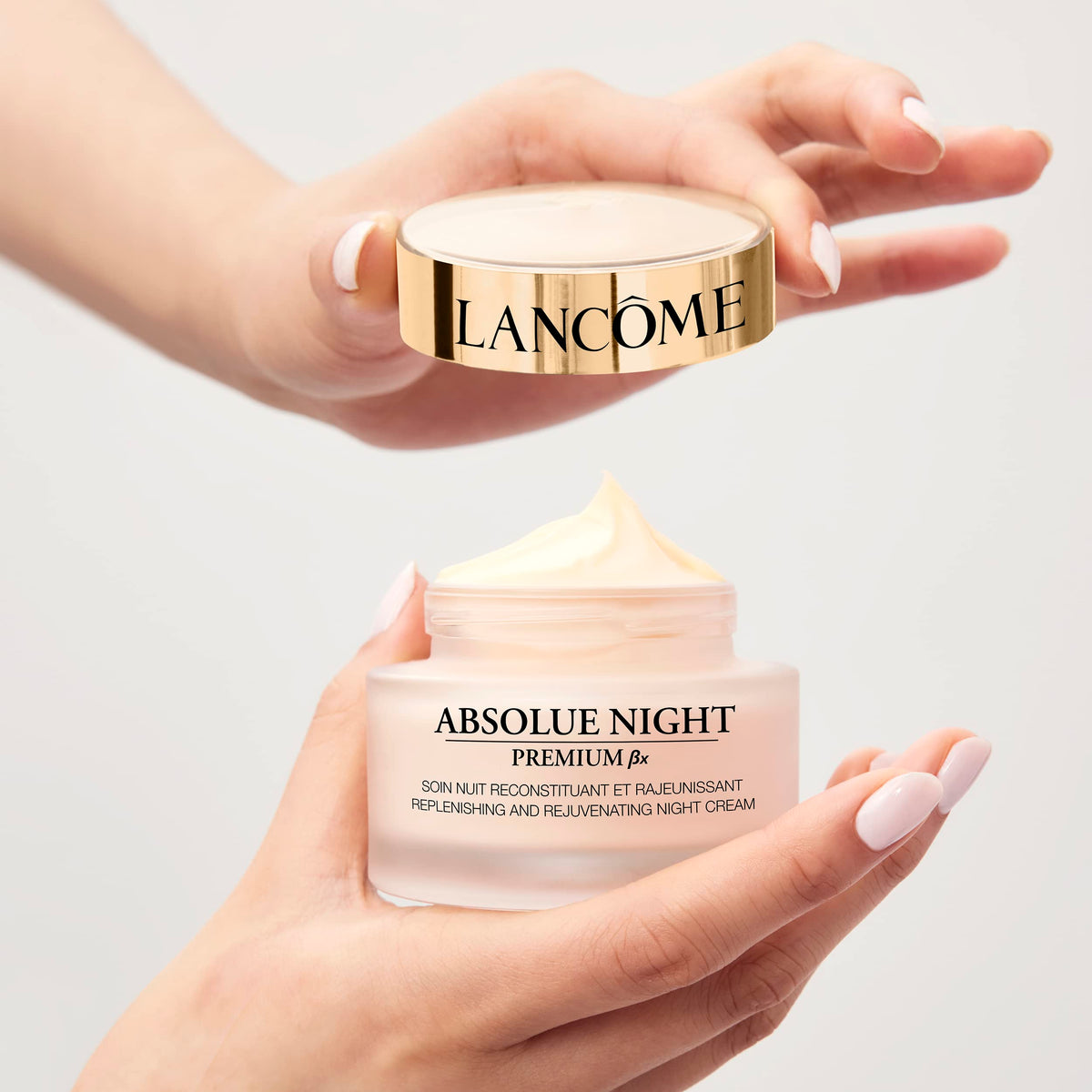 Lancôme ingredient display with wild yam and sea algae emphasizing replenishment