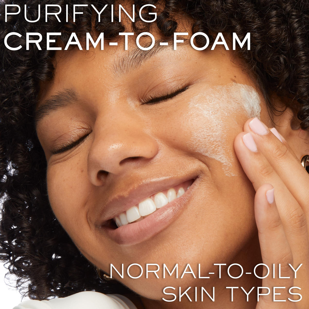 Lancôme texture close-up cream-to-foam showing gentle cleansing action