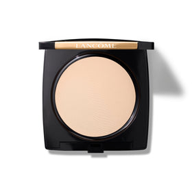 Lancôme front packaging of Dual Finish compact showing shade 320 Amande and travel convenience
