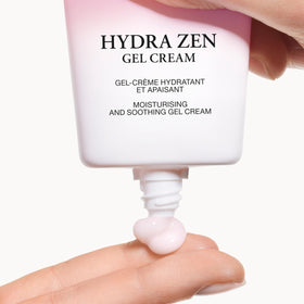 Lancôme open jar revealing cool gel texture for quick hydration