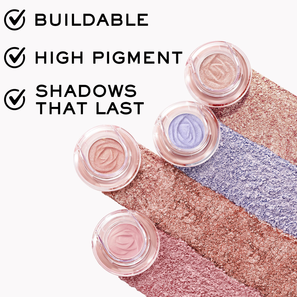 Lancôme Idôle applied on eyelid showing crease-resistant shimmer and even coverage