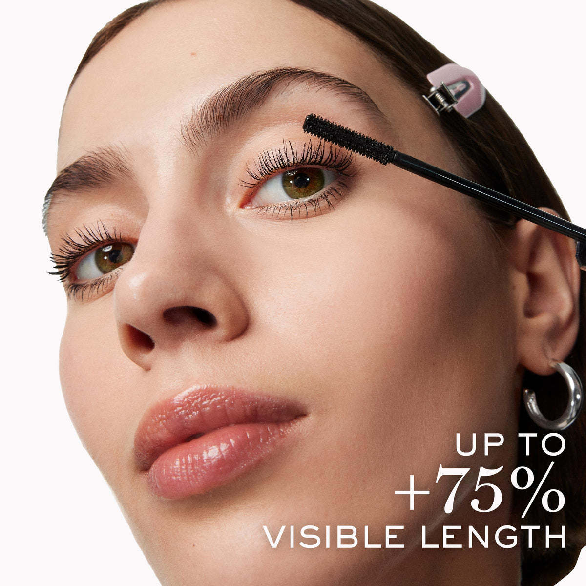 Lancôme application in use demonstrating fluttery, lifted lashes