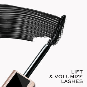 Lancôme Lash Idôle wand close-up demonstrating curved brush for lift and separation