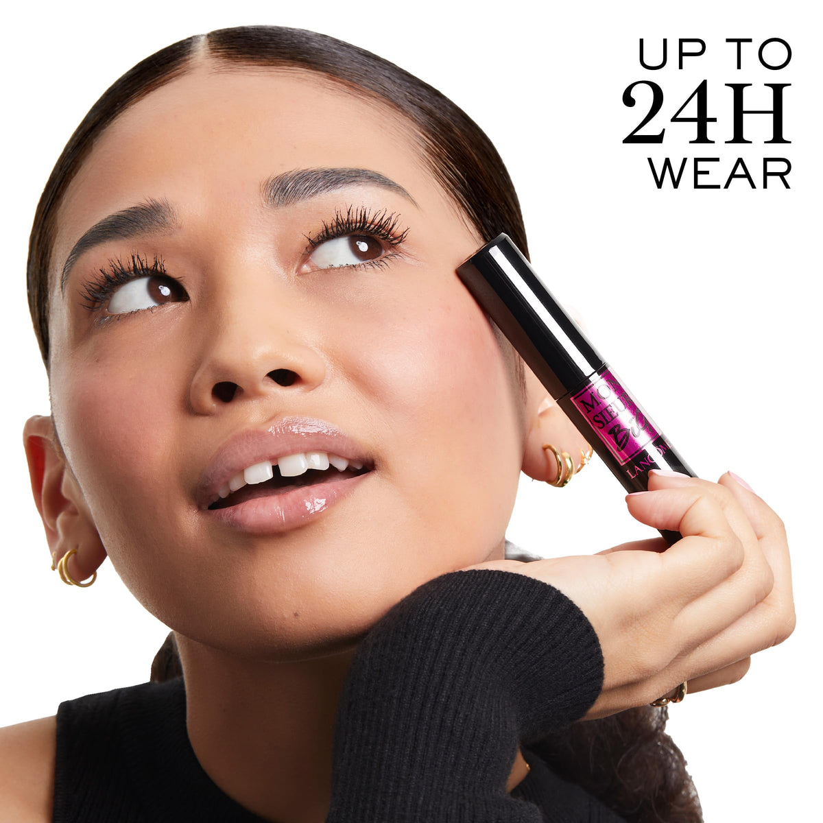 Side-by-side before and after lashes using Lancôme Monsieur Big for dramatic volume