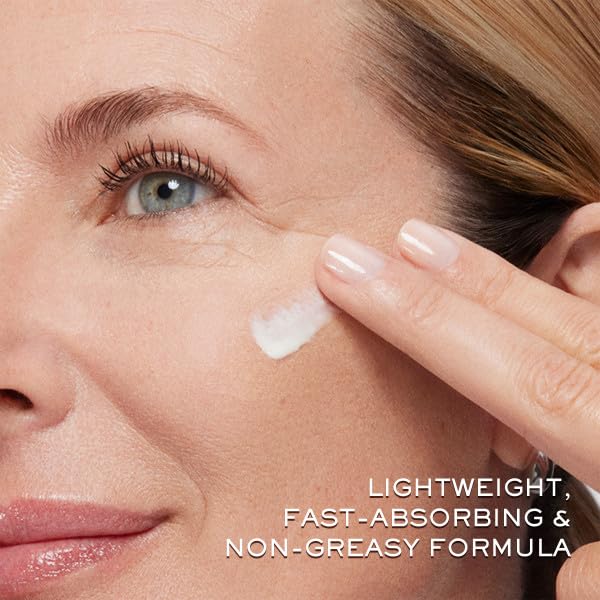 Application under foundation demonstrating Lancôme primer smoothing benefit