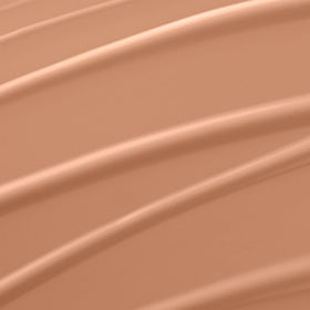 Lancôme texture close-up revealing smooth hydrating formula and luminous finish benefit