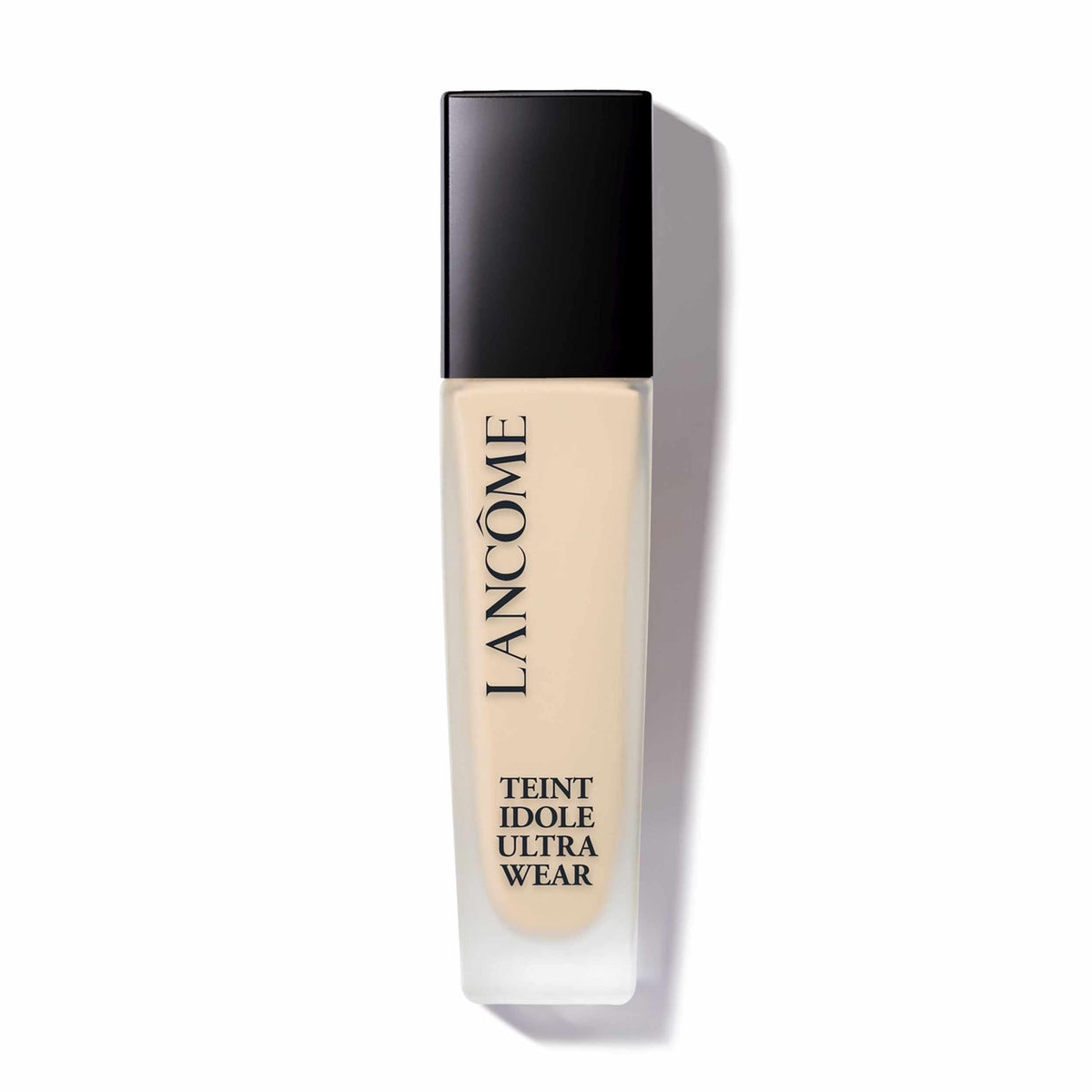 Lancôme bottle front view showing shade 097N and elegant packaging benefit: professional presentation
