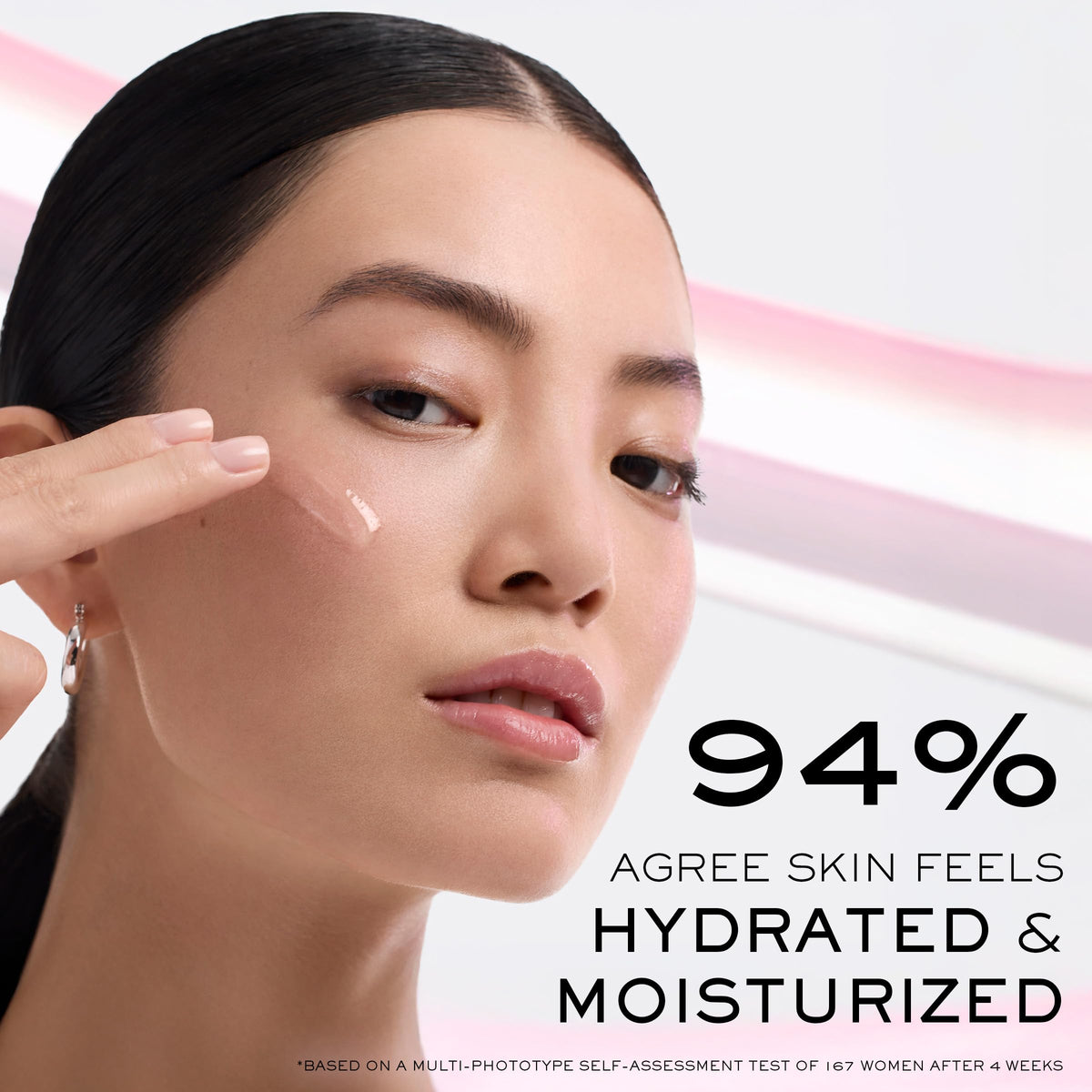 Lancôme toner droplet pouring to show consistency and easy application