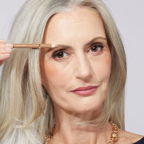 LAURA GELLER NEW YORK pencil tip close-up, precise hair-like application benefit