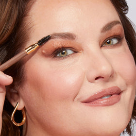 LAURA GELLER NEW YORK spoolie detail illustrating effective blending and grooming