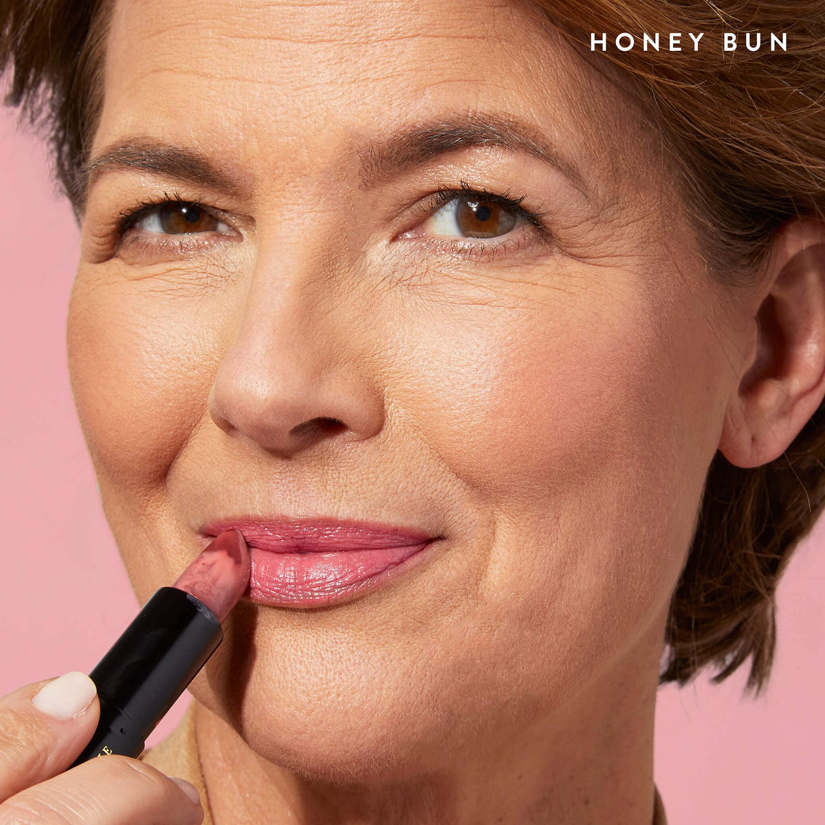 LAURA GELLER NEW YORK texture swirl highlighting creamy hydrating formula benefit